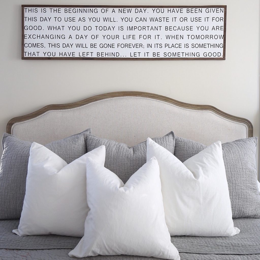 decor-above-the-bed-sign