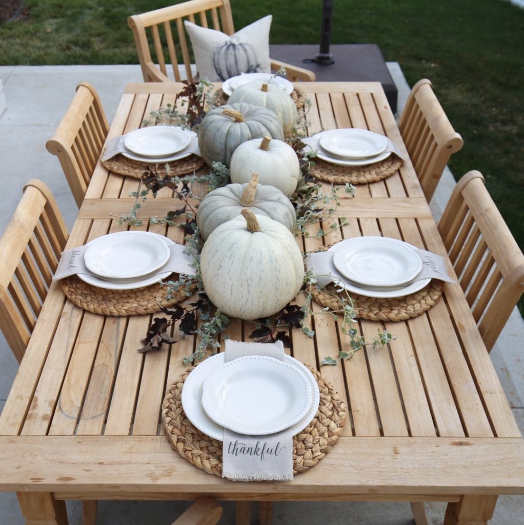 neutral-farmhouse-table-decor-styling